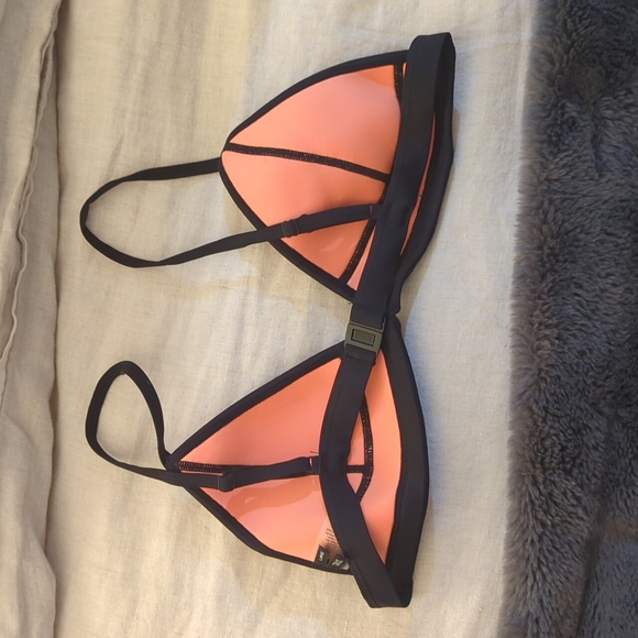Triangl swimwear coral colorblock Neoprene net mesh bikini top large - Picture 3 of 4